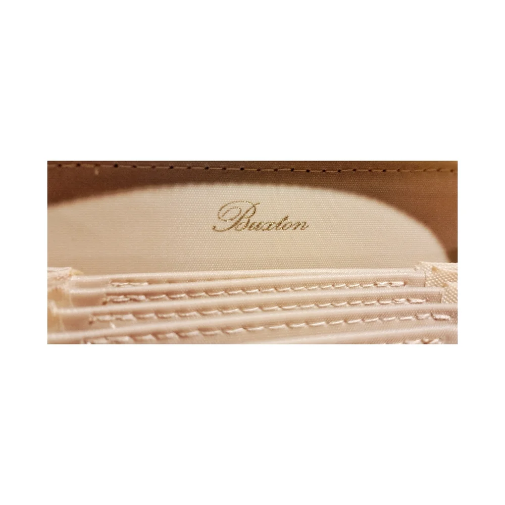 Buxton Cream High Quality Pebble Grain Faux Leather Wallet